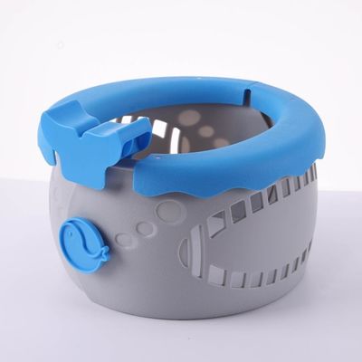 Προσαρμοσμένο λογότυπο τουαλέτα μωρού σε γαλάζιο γαλάζιο με μαλακό PP TPE στερεό σχέδιο